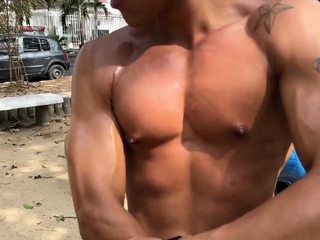 Muscle twink Aalan Foxter handjob huge dick